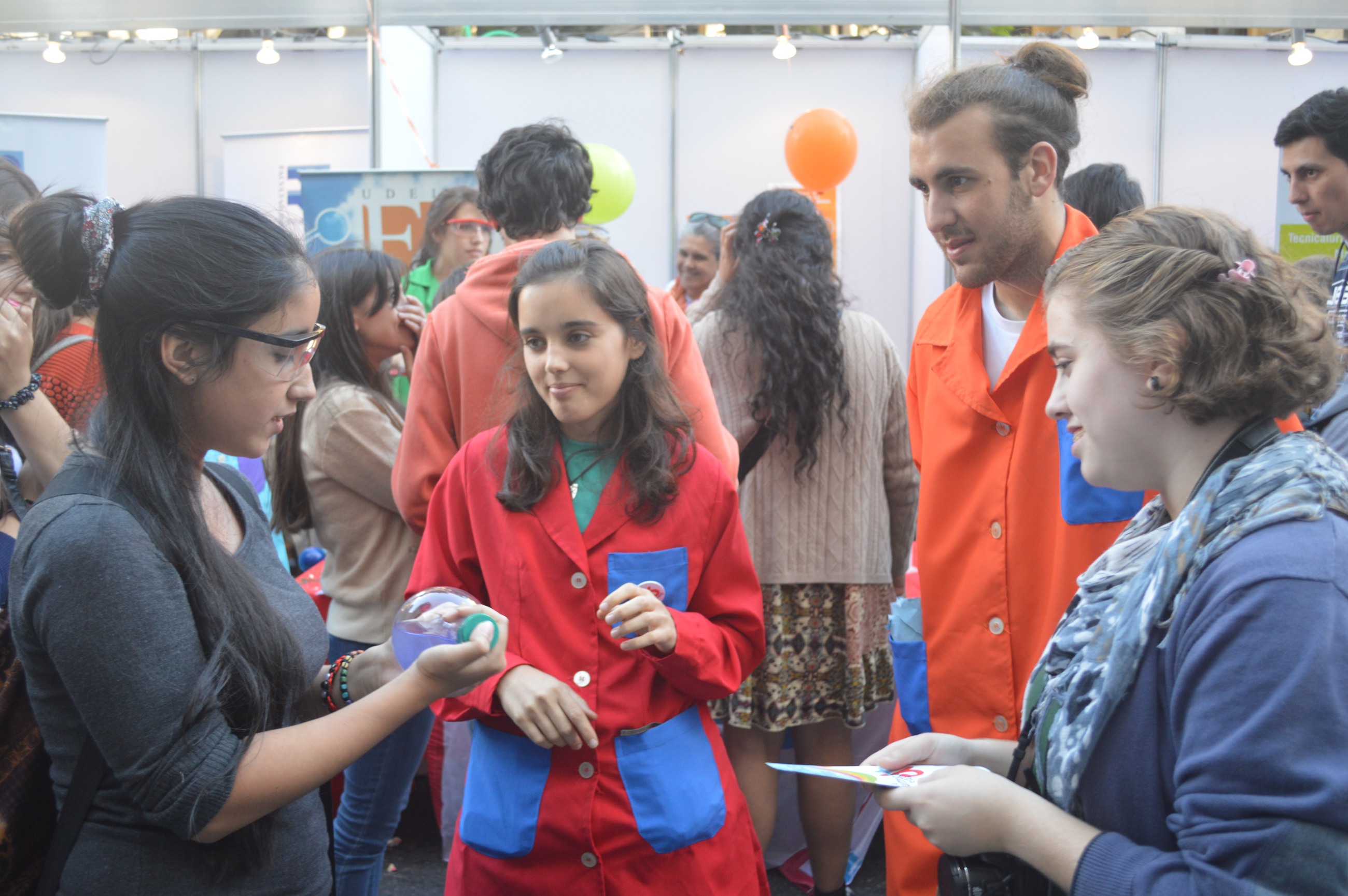 Hands-on science communication